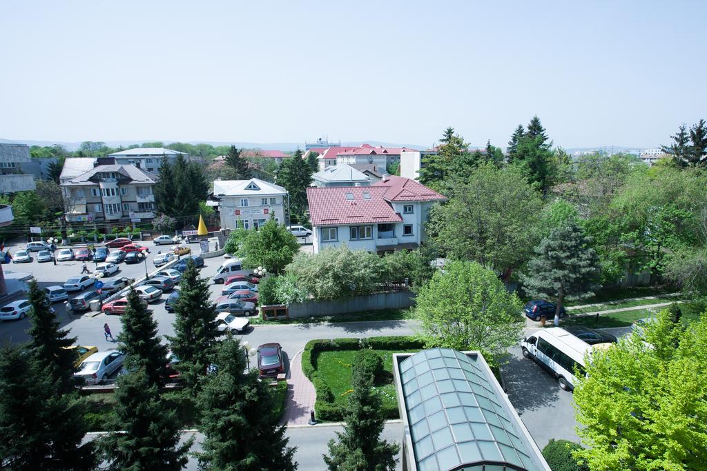 Hotel Dumbrava Bacău Exterior foto